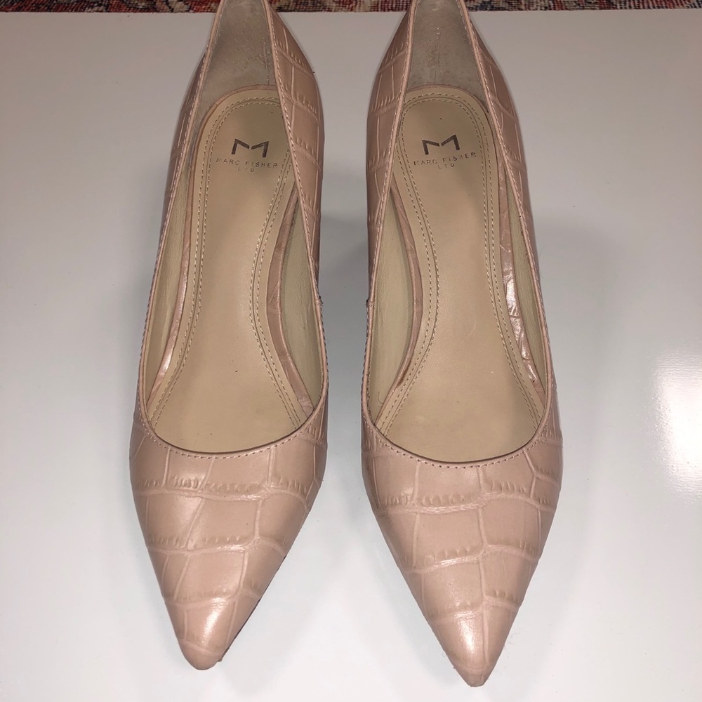 Marc Fisher block heel pump - nude natural